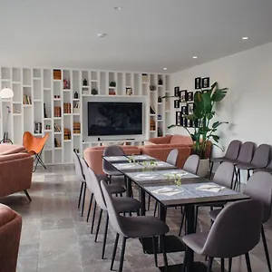 https://a-house-in-estoril.hotels-lisbon-portugal.com